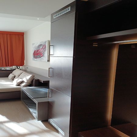 Rmh โมเดนา เด อาร์ต Hotel โมดินา ภายนอก รูปภาพ