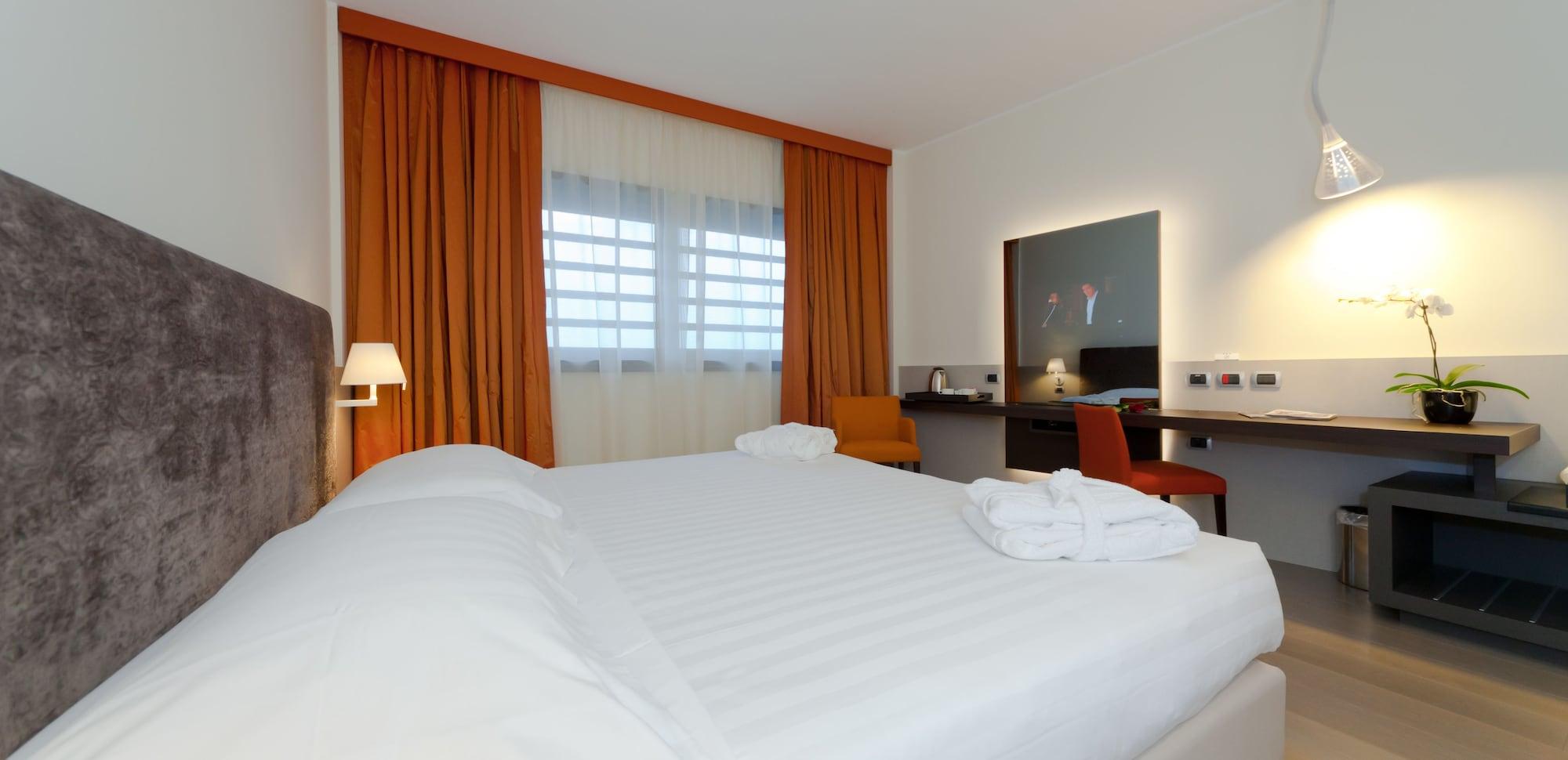 Rmh โมเดนา เด อาร์ต Hotel โมดินา ภายนอก รูปภาพ